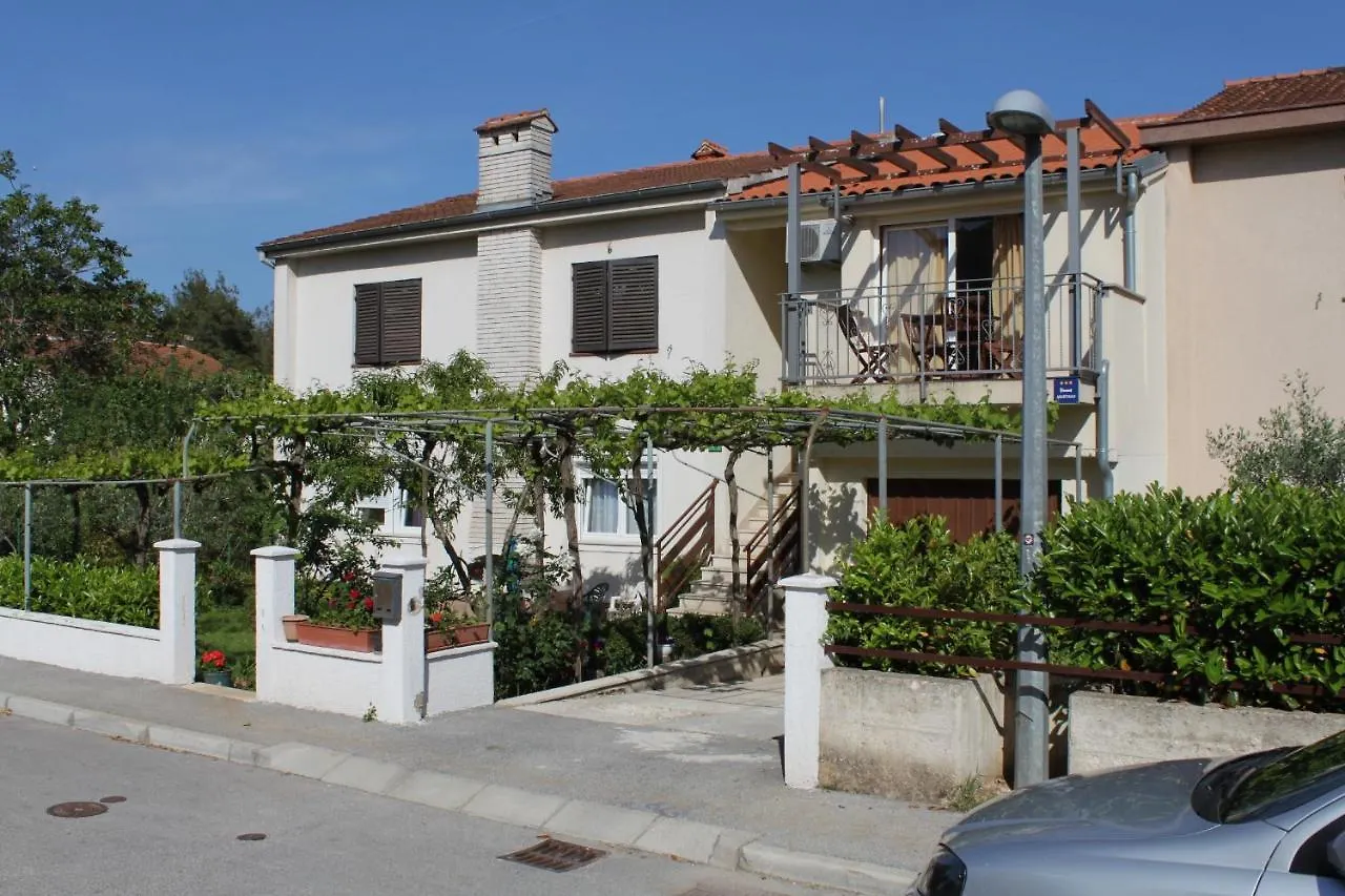 Apartments With A Parking Space Pula - 7646