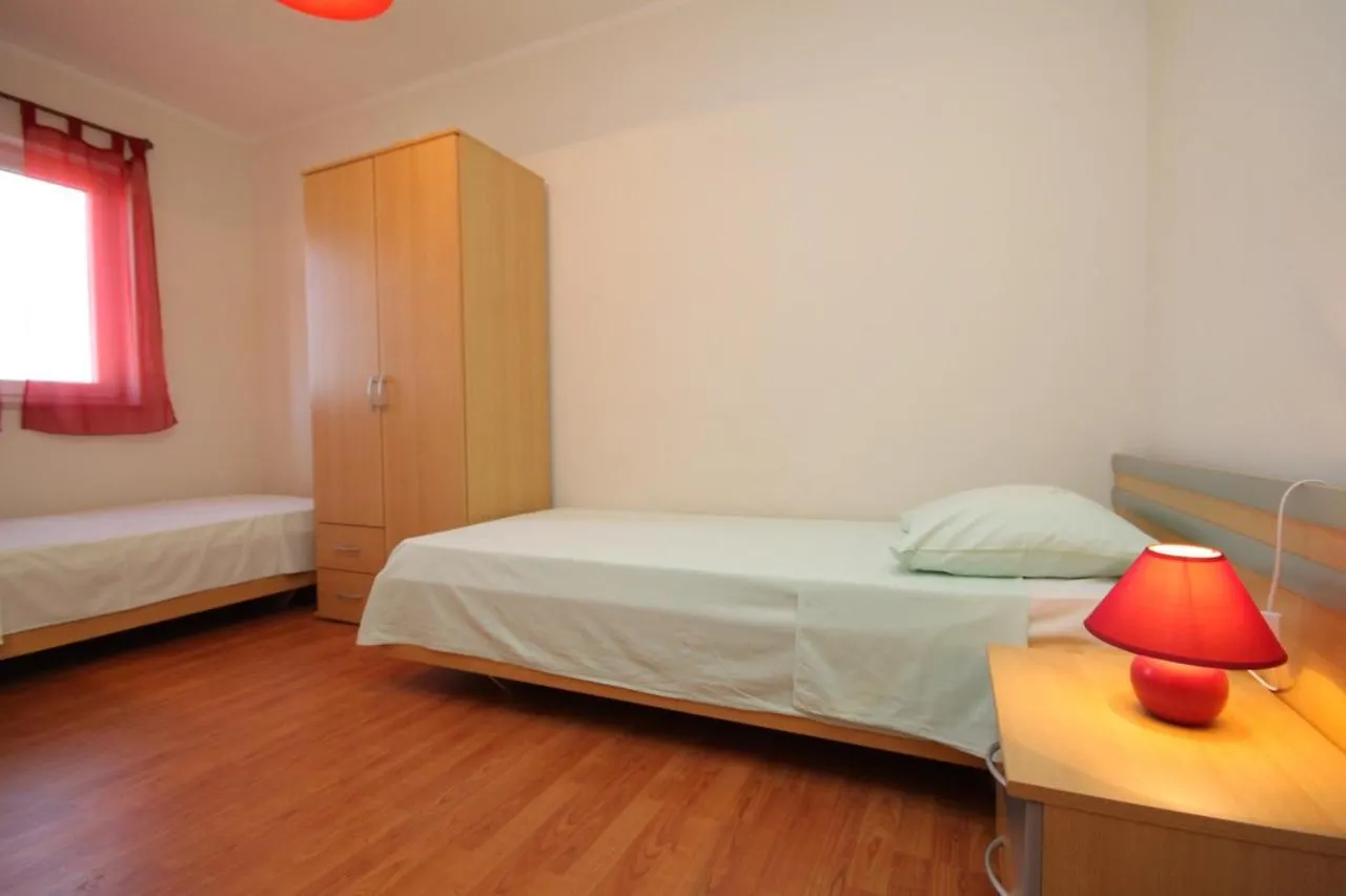 Apartments With A Parking Space Pula - 7646