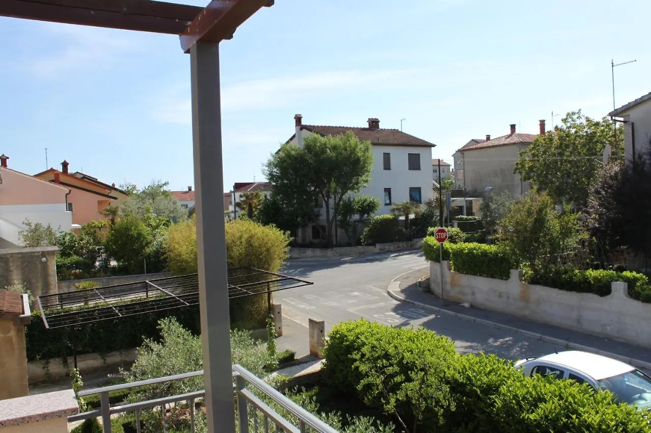 Apartments With A Parking Space Pula - 7646