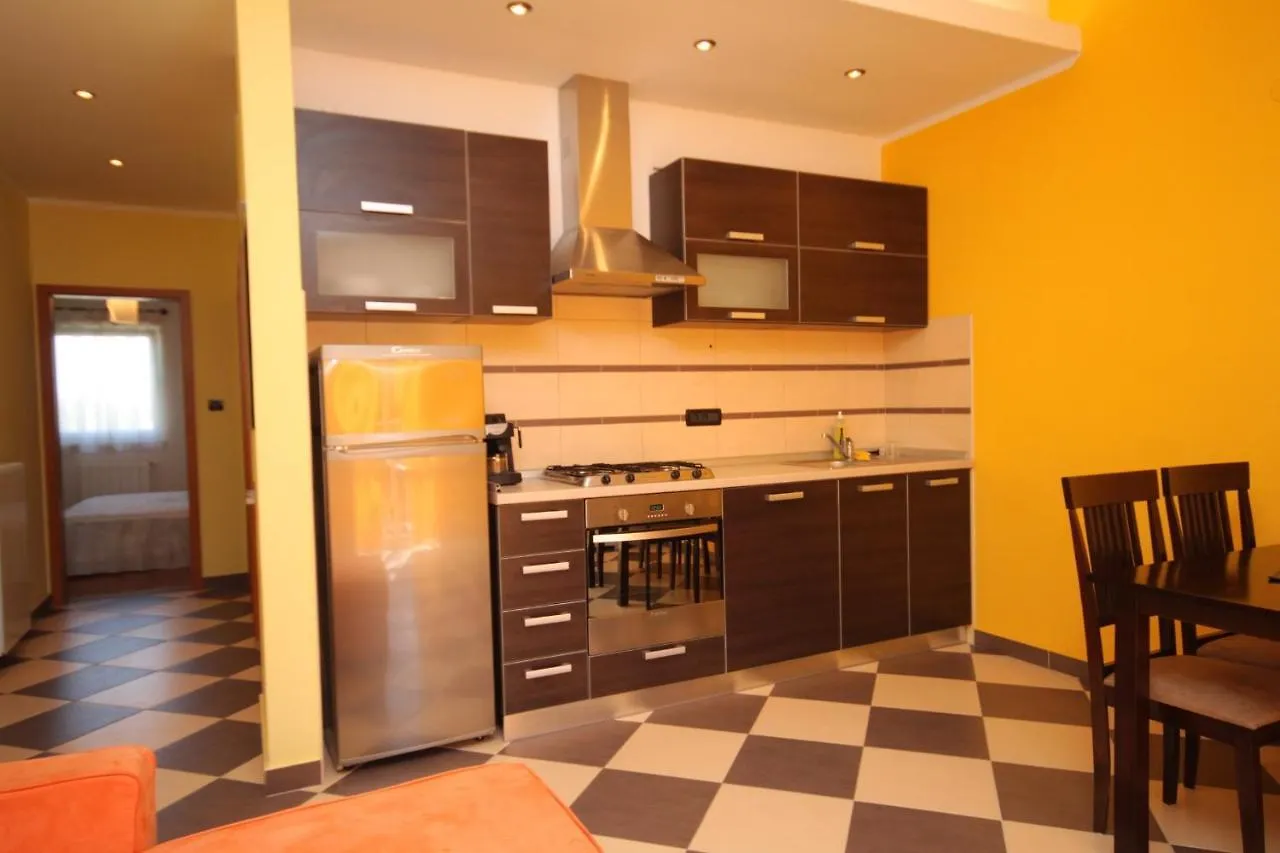 Apartments With A Parking Space Pula - 7646