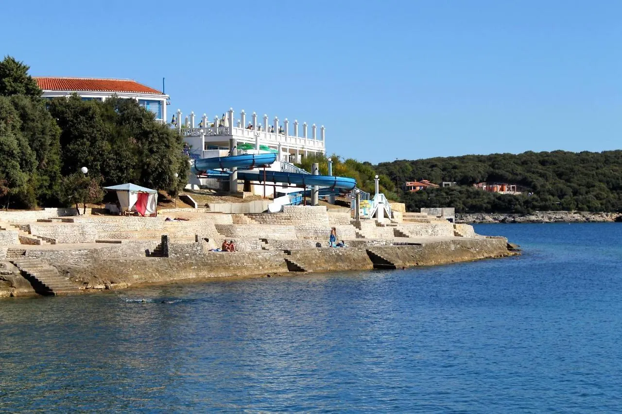 Apartments With A Parking Space Pula - 7646